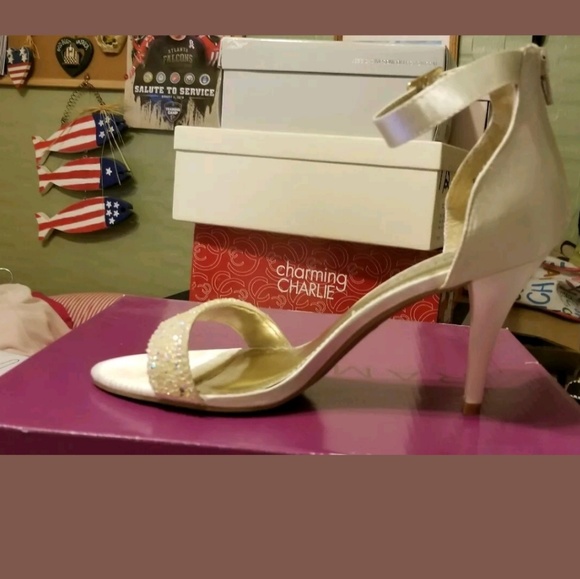 Shoes - Picture 6 of 8